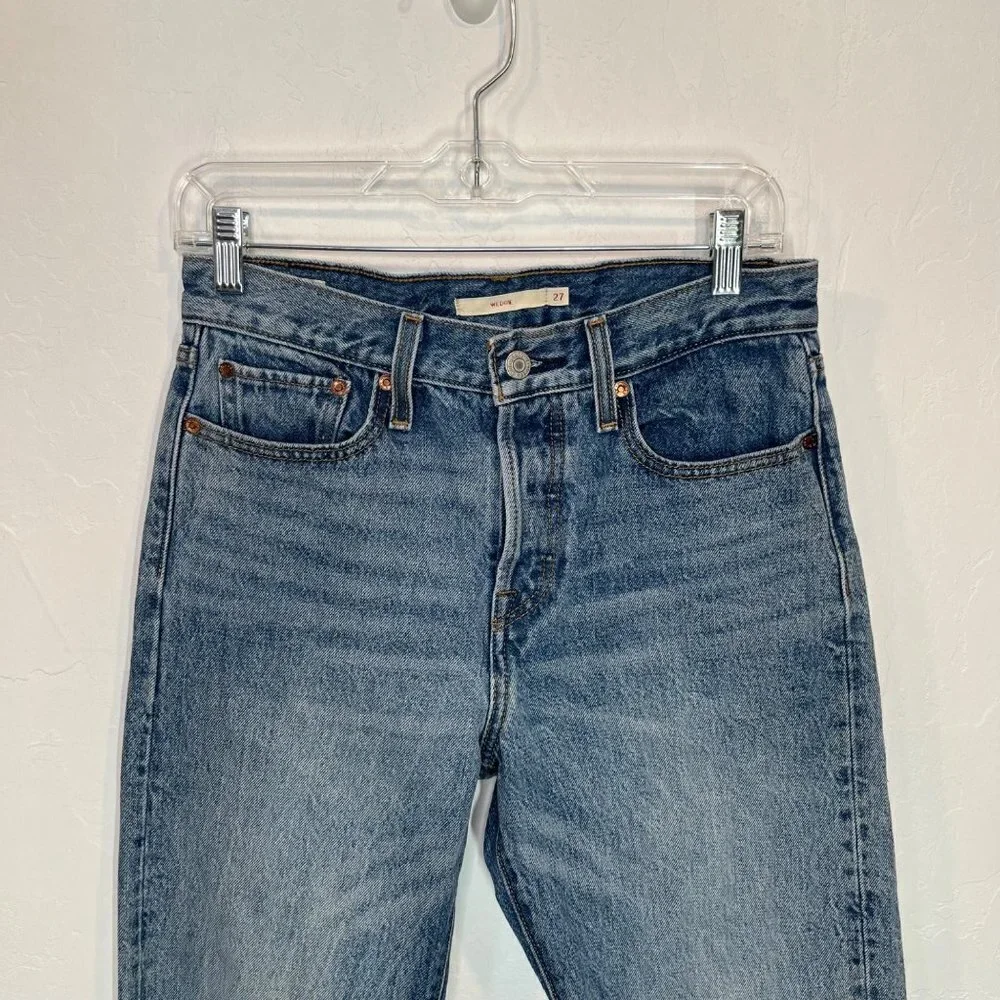 Levi's Premium Wedgie Jeans Denim Size 27 Raw hem Button Fly 100% cotton